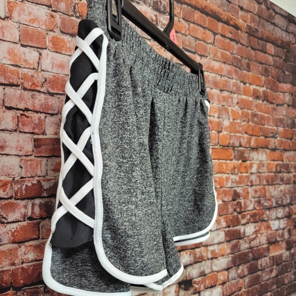 Shosho Shorts Womens Medium Black Gray Pull On Elastic Waist Stretch Active. mb - Picture 3 of 8